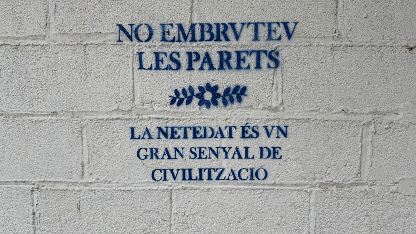 La brutícia del color blanc